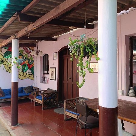 Casa Vieja Guest House Санта Ана Екстериор снимка