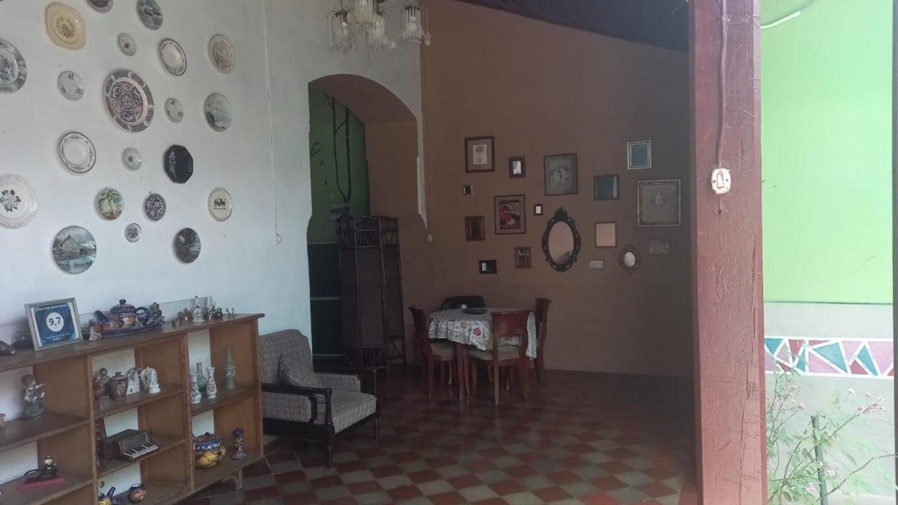 Casa Vieja Guest House Санта Ана Екстериор снимка