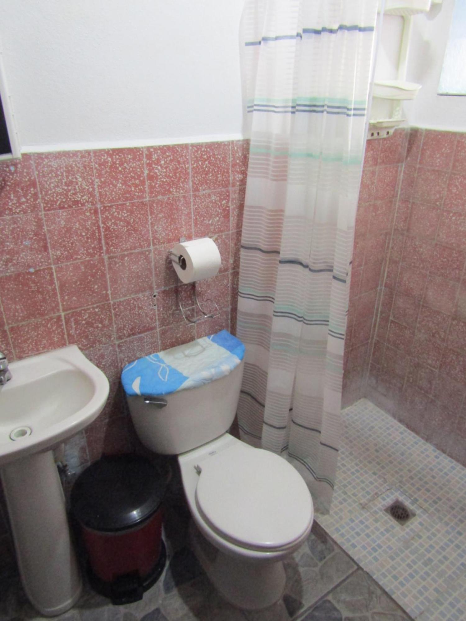 Casa Vieja Guest House Санта Ана Екстериор снимка