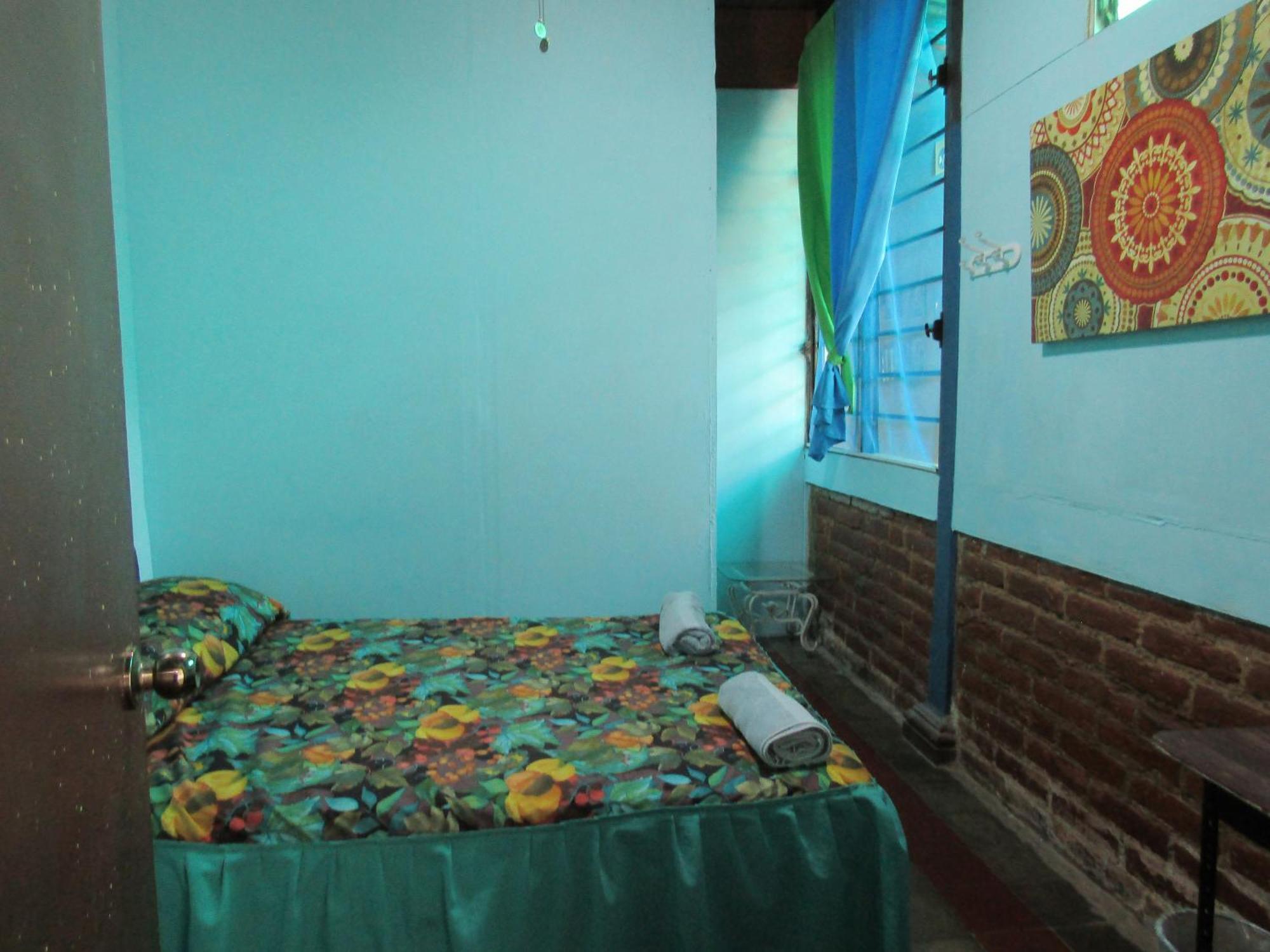 Casa Vieja Guest House Санта Ана Екстериор снимка