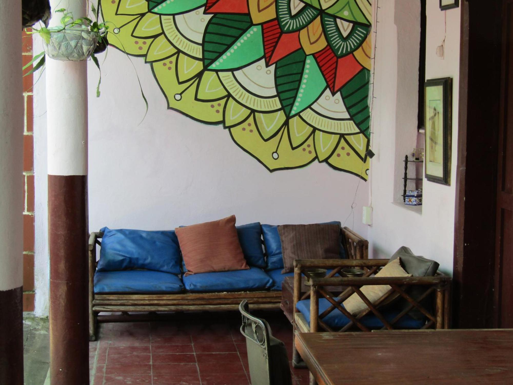 Casa Vieja Guest House Санта Ана Екстериор снимка
