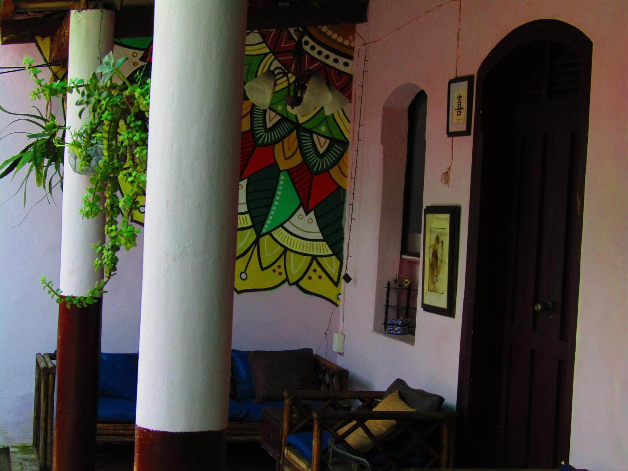Casa Vieja Guest House Санта Ана Екстериор снимка