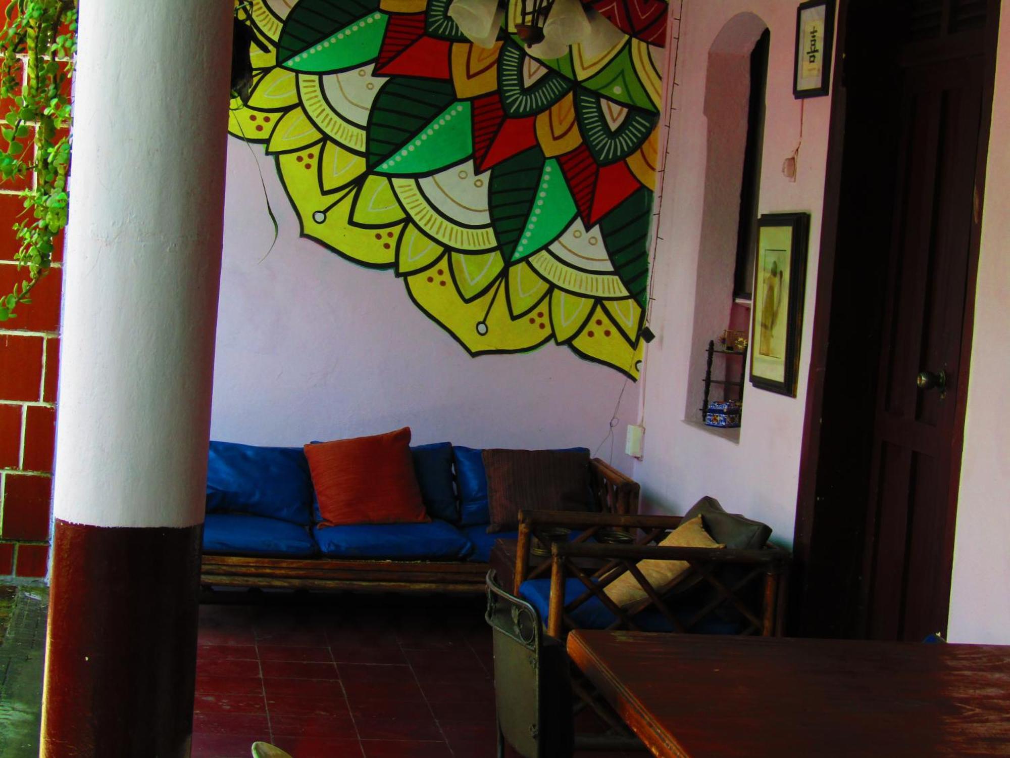 Casa Vieja Guest House Санта Ана Екстериор снимка