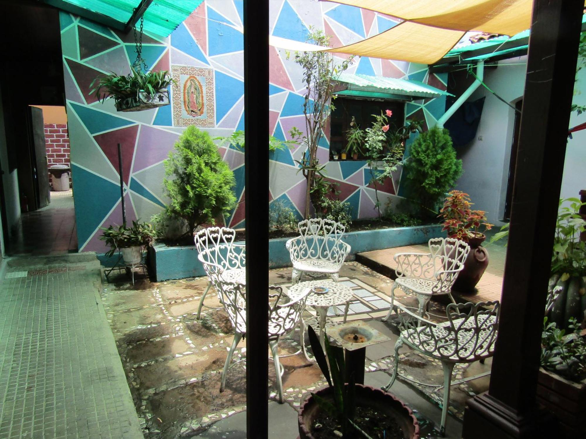 Casa Vieja Guest House Санта Ана Екстериор снимка