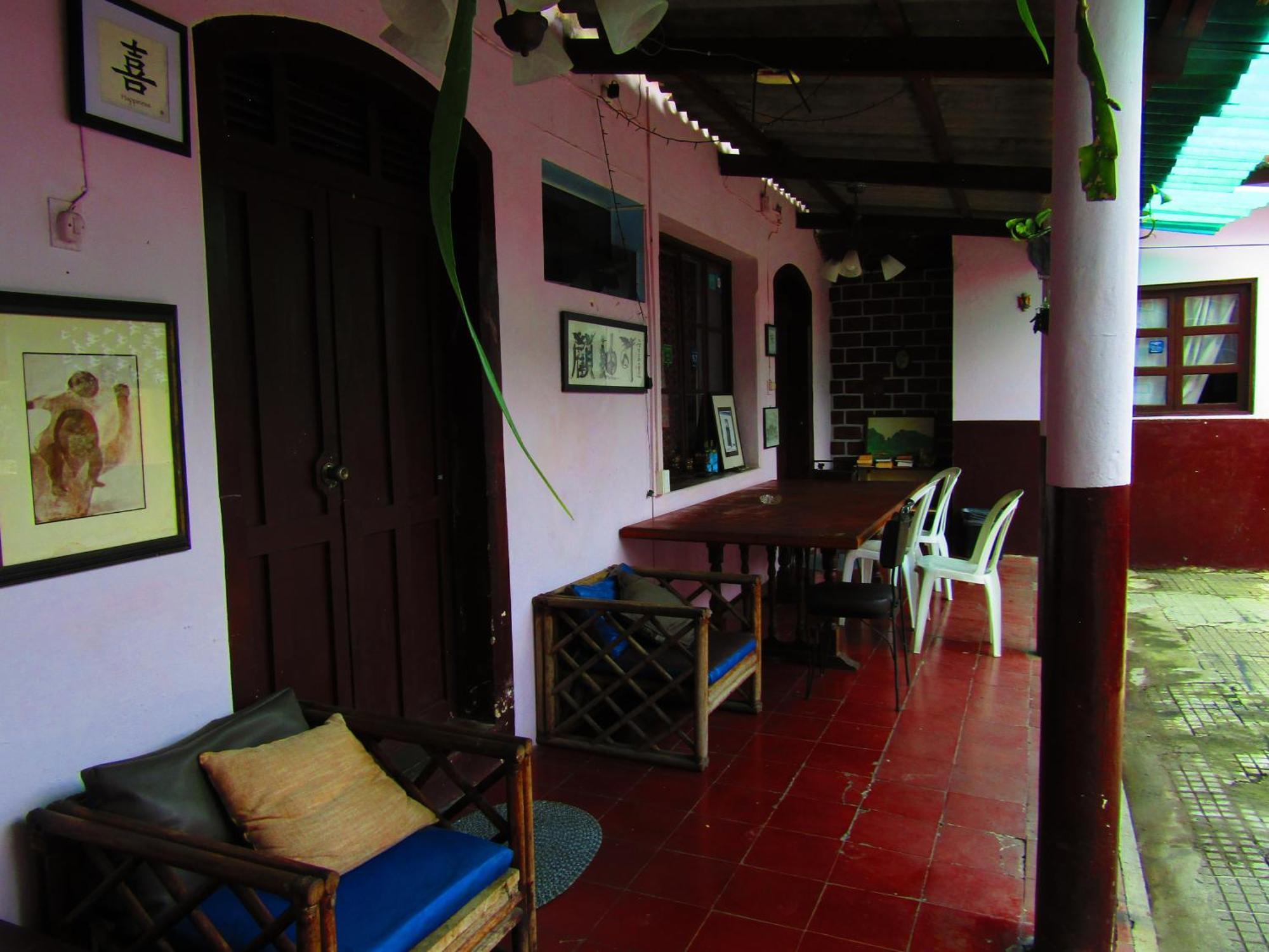 Casa Vieja Guest House Санта Ана Екстериор снимка