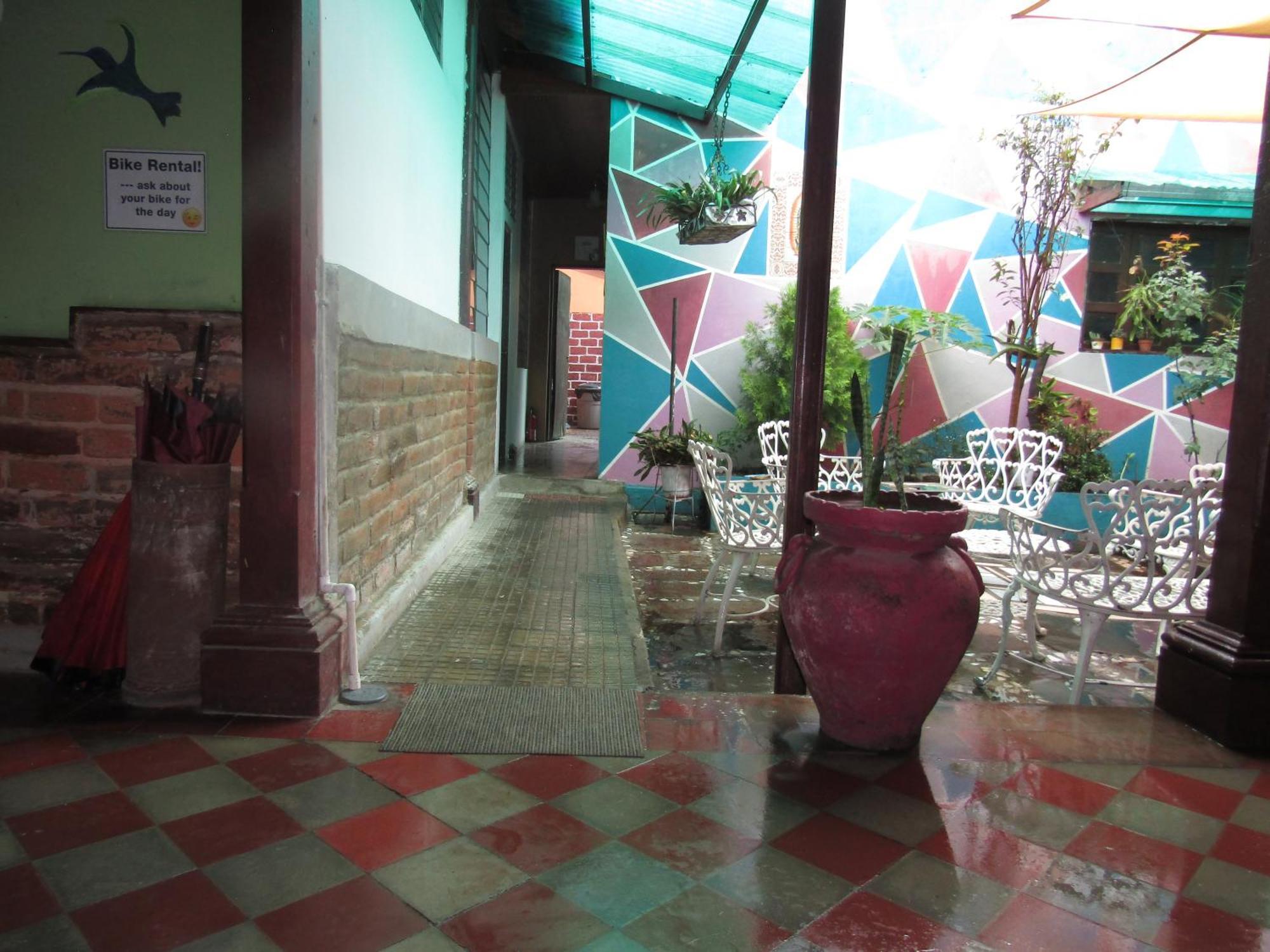 Casa Vieja Guest House Санта Ана Екстериор снимка