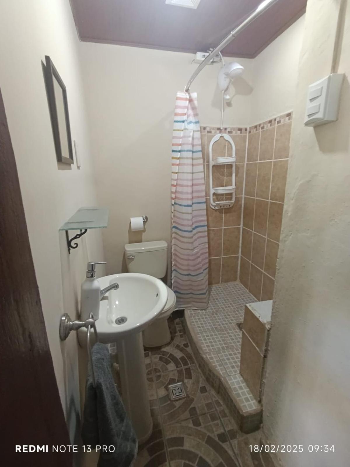 Casa Vieja Guest House Санта Ана Екстериор снимка